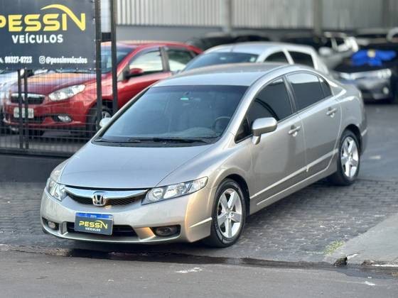 HONDA CIVIC 1.8 LXS 16V FLEX 4P AUTOMÁTICO HONDA CIVIC 1.8 LXS 16V FLEX 4P AUTOMÁTICO